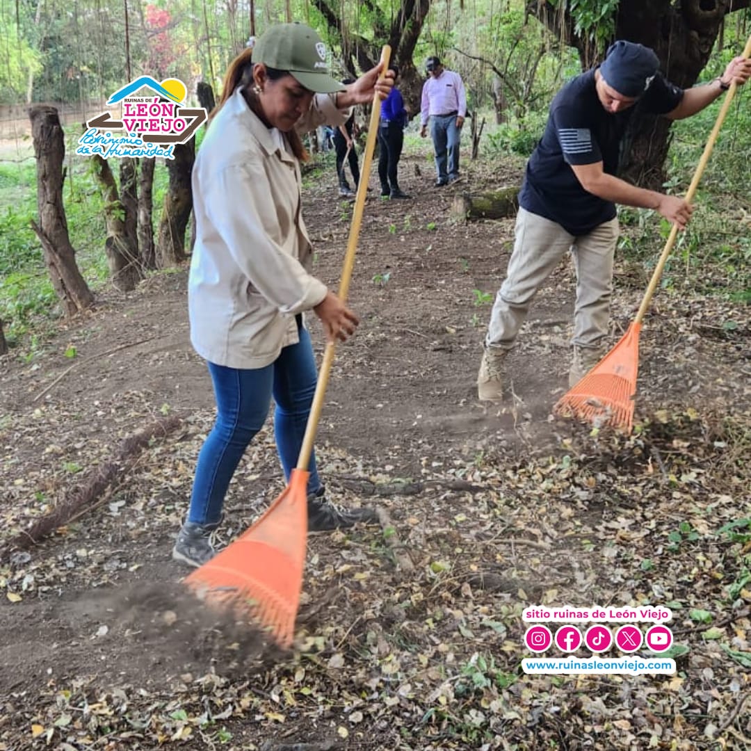 Clubes de Motos apoyan durante la Jornada de Limpieza en Sitio Ruinas de León Viejo